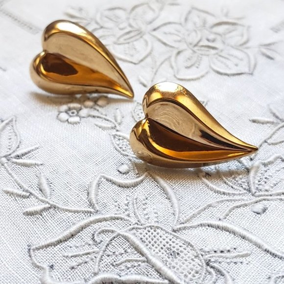 Vintage Gold Heart Leaf Earrings - Picture 10 of 10